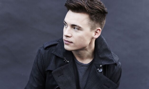 Celebrity Singer, Shawn Hook, Greets Stouffville!